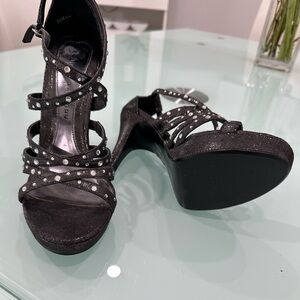NEW Chinese Laundry Black with Rhinestone 3” Heel Size 8.5 NWOT